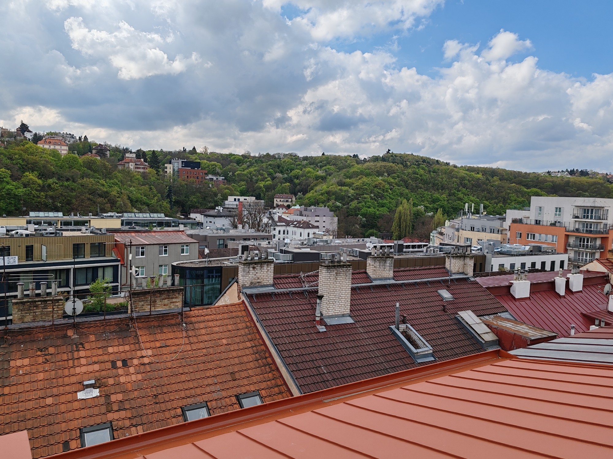 Realizace střechy – duben 2026 (IMG_20260421_105940)